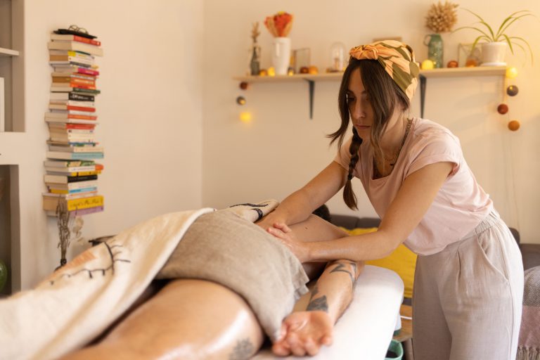 Kéralais simple Soins et Massages Ayurvédiques sur Aix-en-Provence avec Noémie Tahmisian pour Bloom Ayurveda